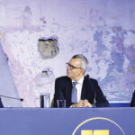 Ἀγωνία γιά τό πολίτευμα