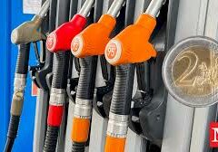 «Πρόσω ολοταχώς» για τα 2 ευρώ στην βενζίνη – Οι βορειοελλαδίτες «φουλάρουν στην Βουλγαρία