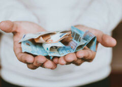 ΙΕΛΚΑ: 6 στους 10 αναβάλλουν αγορές – Τι δείχνει έρευνα