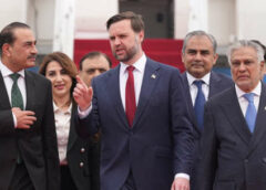 Διπλωματικό θρίλερ στο Πακιστάν: «Μύλος» με το «ξεπάγωμα» των περιουσιακών στοιχείων του Ιράν