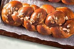 Πανάκριβα τα τσουρέκια – Στα ύψη οι τιμές στα Πασχαλινά