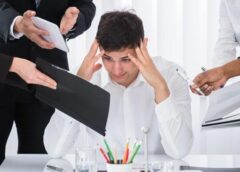 Πώς το άγχος στην εργασία μας επηρεάζει τις σχέσεις και την υγεία μας;