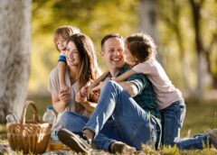 Τα family friendly σημεία της Αθήνας για βόλτα, πικ νικ και παιχνίδια στη φύση