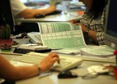 Φορολογικές δηλώσεις: Πάνω από 1 εκατ. πολίτες με νέο «ραβασάκι» φόρου Φορολογικές δηλώσεις: Πάνω από 1 εκατ. πολίτες με νέο «ραβασάκι» φόρου