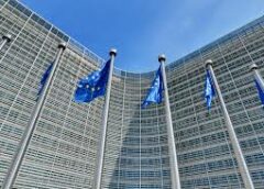Η Ευρωπαϊκή Επιτροπή προβλέπει επιβράδυνση της ελληνικής οικονομίας έως το 2027, με το ενεργειακό κόστος να πιέζει νοικοκυριά και κατανάλωση Η Ευρωπαϊκή Επιτροπή προβλέπει επιβράδυνση της ελληνικής οικονομίας έως το 2027, με το ενεργειακό κόστος να πιέζει νοικοκυριά και κατανάλωση