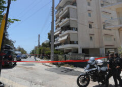 Οι άνθρωποι πεθαίνουν σιωπηλά δίπλα μας»
