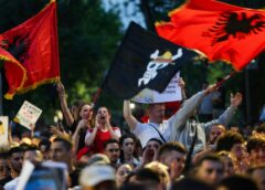 Αλβανικός ξεσηκωμός και στην Ελλάδα για το ξεπούλημα από τον Ε.Ράμα του εδάφους τους Αλβανικός ξεσηκωμός και στην Ελλάδα για το ξεπούλημα από τον Ε.Ράμα του εδάφους τους