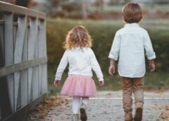 Σε δύο φάσεις η πληρωμή του έκτακτου επιδόματος τέκνου – Τα κριτήρια Σε δύο φάσεις η πληρωμή του έκτακτου επιδόματος τέκνου – Τα κριτήρια