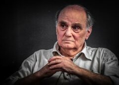 17:32 Newsroom Στέλιος Ράμφος: «Η Ελλάδα ως μόρφωμα πολιτικό έχει ένα τεράστιο πρόβλημα: ένα κράτος που του πίνουν το αίμα τα κόμματα»
